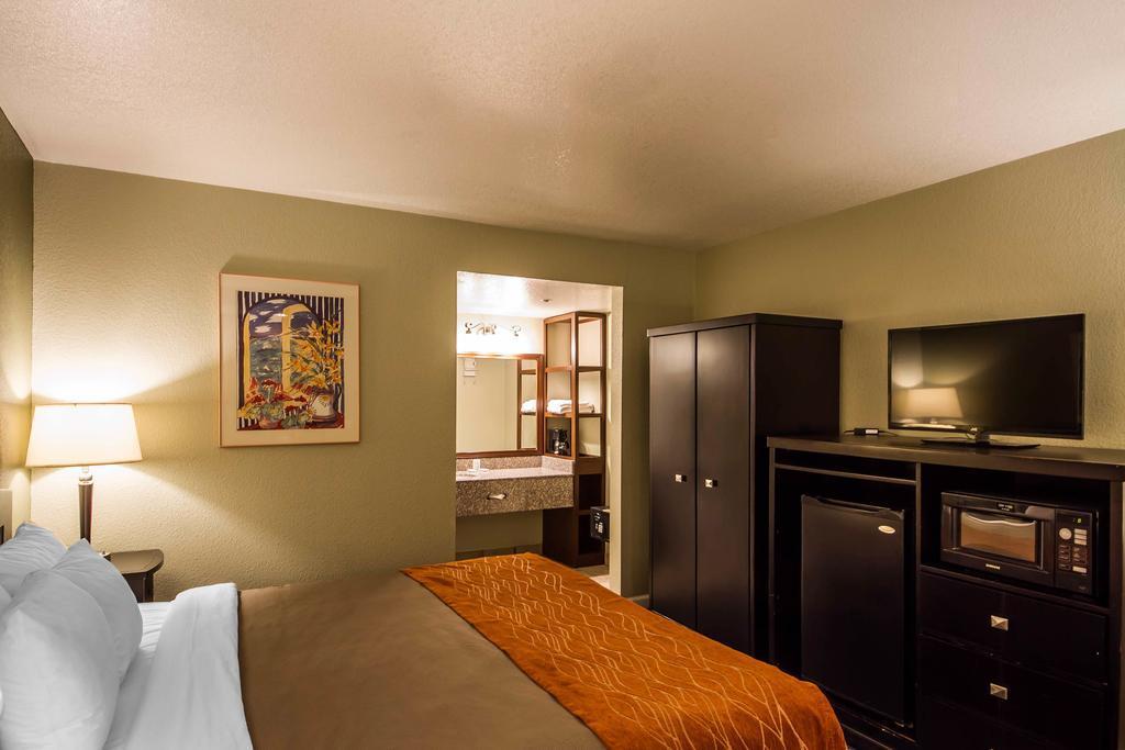 Rancho Cordova Inn Экстерьер фото